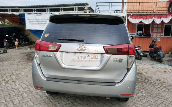 TOYOTA INNOVA 2.0 V