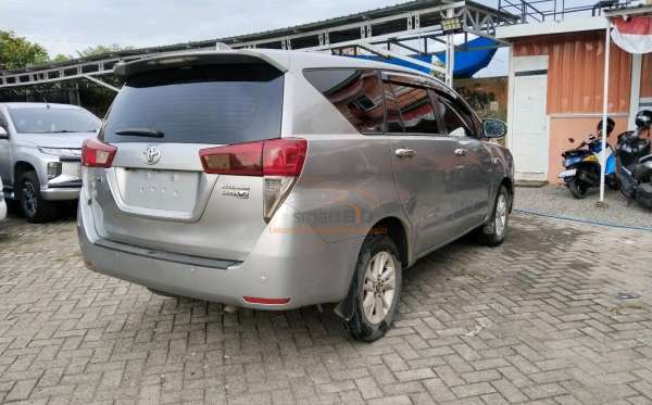 TOYOTA INNOVA 2.0 V