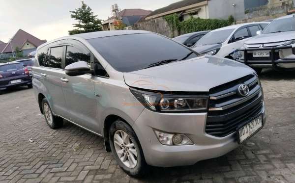 TOYOTA INNOVA 2.0 V