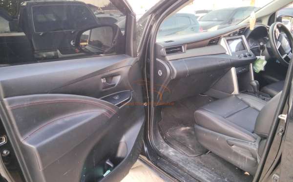 TOYOTA KIJANG INNOVA G