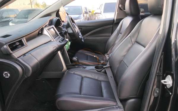 TOYOTA KIJANG INNOVA G