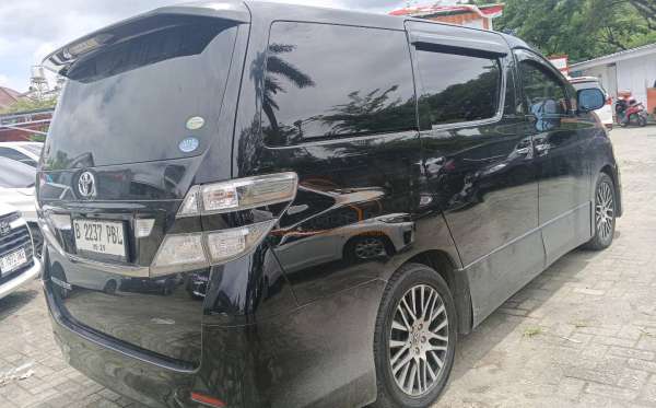 TOYOTA VELLFIRE 2.4