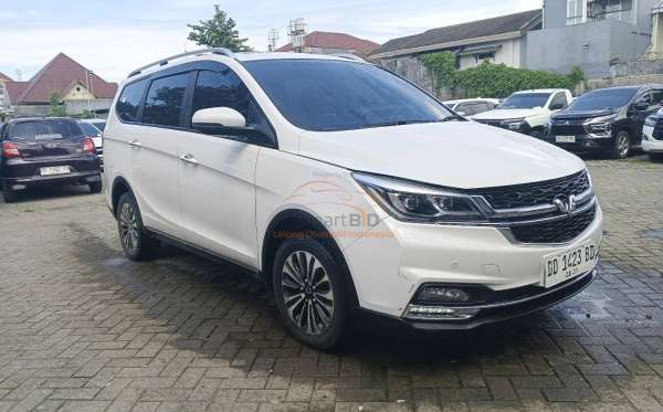 WULING CORTEZ 1.5 LUX