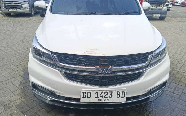 WULING CORTEZ 1.5 LUX