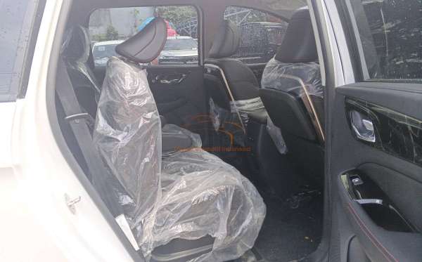 WULING CORTEZ 1.5 LUX