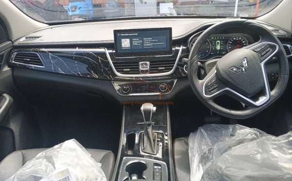 WULING CORTEZ 1.5 LUX