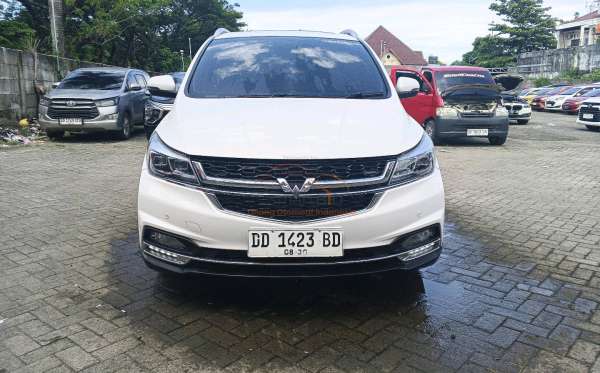 WULING CORTEZ 1.5 LUX