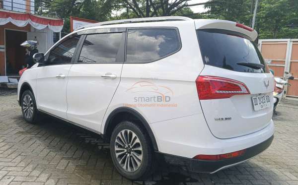 WULING CORTEZ 1.5 LUX