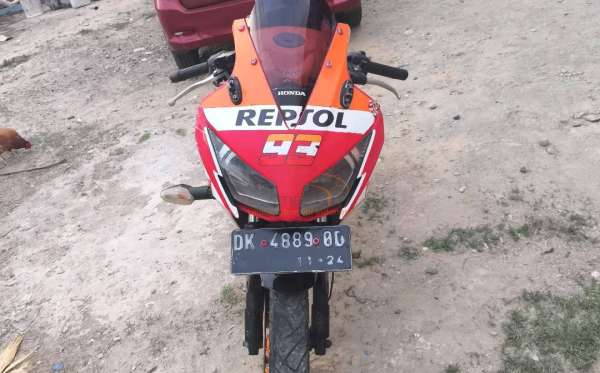 HONDA CBR 150 R