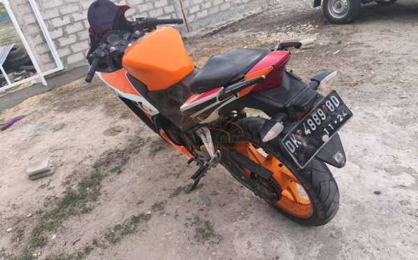 HONDA CBR 150 R