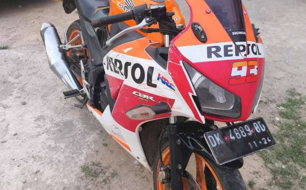 HONDA CBR 150 R