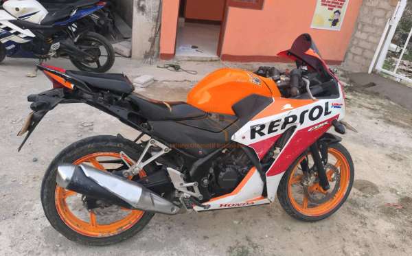 HONDA CBR 150 R