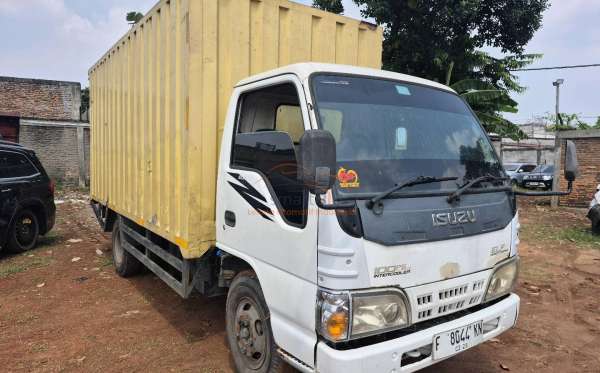 ISUZU NKR55