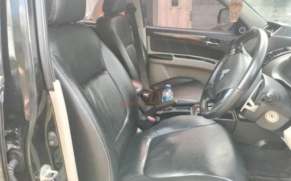 MITSUBISHI PAJERO SPORT 2.5HP-E