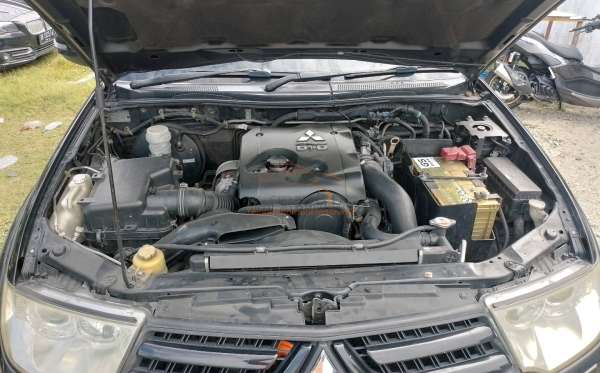 MITSUBISHI PAJERO SPORT 2.5HP-E