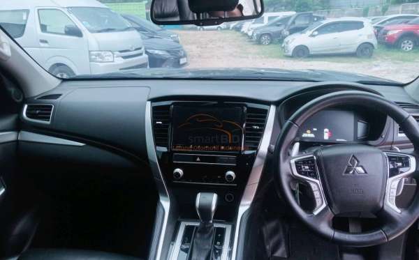 MITSUBISHI PAJERO SPORT 2.4L DAKAR-L (4X2)