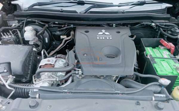 MITSUBISHI PAJERO SPORT 2.4L DAKAR-L (4X2)