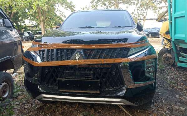 MITSUBISHI PAJERO SPORT DAKAR