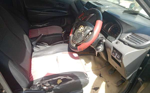 TOYOTA  AVANZA VELOZ 1.5