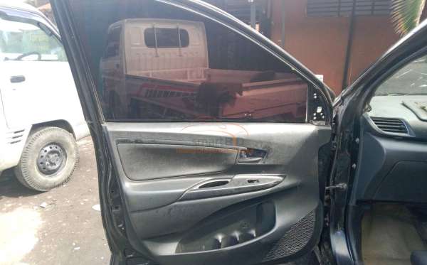 TOYOTA  AVANZA VELOZ 1.5