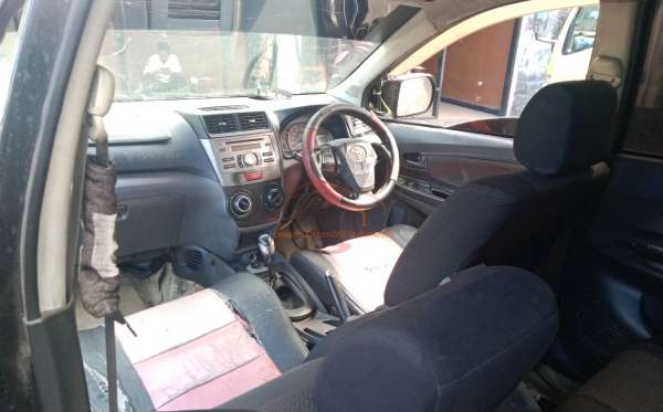 TOYOTA  AVANZA VELOZ 1.5