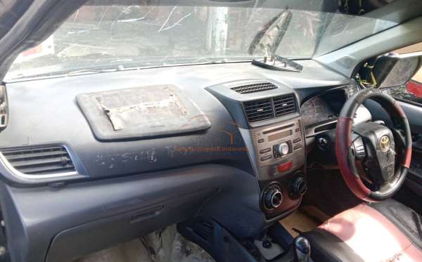 TOYOTA  AVANZA VELOZ 1.5