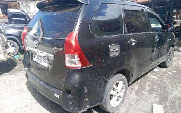 TOYOTA  AVANZA VELOZ 1.5