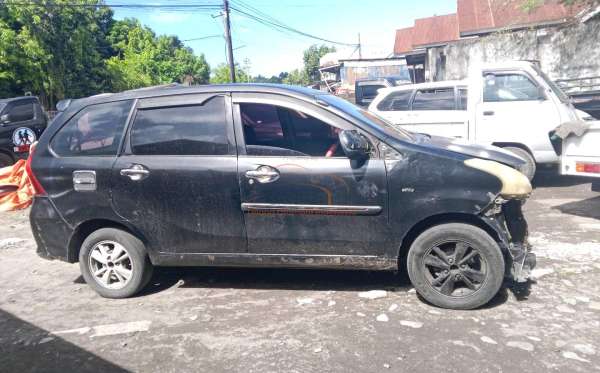 TOYOTA  AVANZA VELOZ 1.5