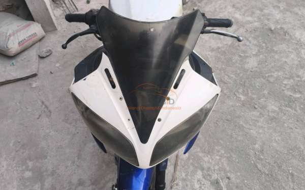 YAMAHA YZF R15