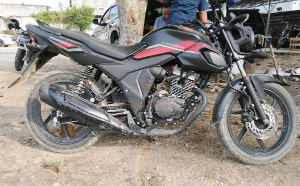 HONDA CB 150 Verza