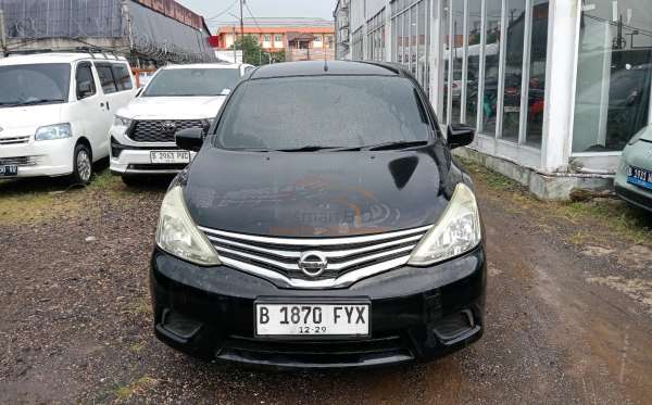 NISSAN GRAND LIVINA SV