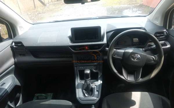 TOYOTA AVANZA 1.3 E