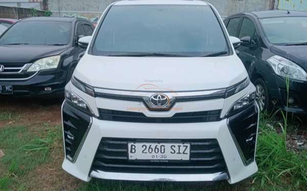 TOYOTA VOXY 2.0 AT