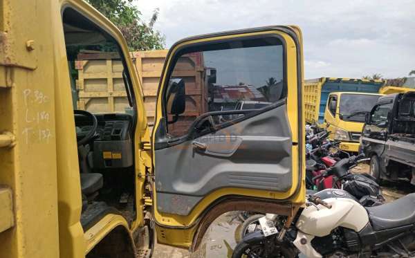 MITSUBISHI CANTER FE 75