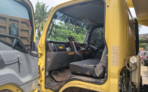 MITSUBISHI CANTER FE 75