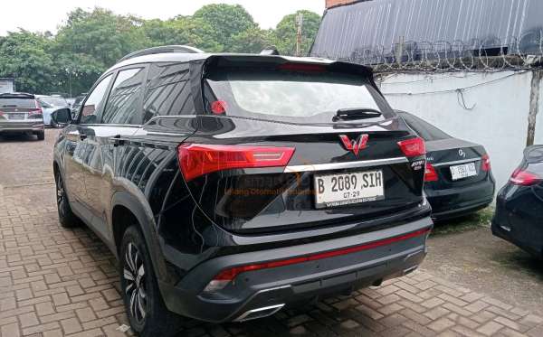 WULING ALMAZ 1.5 LT LUX CVT