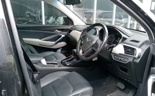 WULING ALMAZ 1.5 LT LUX CVT