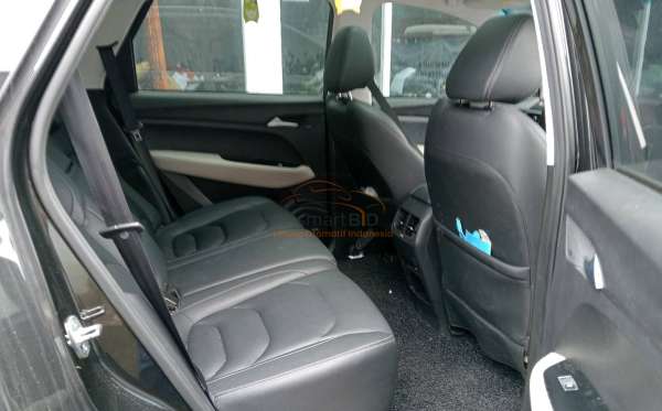 WULING ALMAZ 1.5 LT LUX CVT
