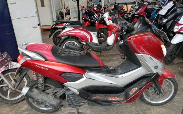 YAMAHA NMAX