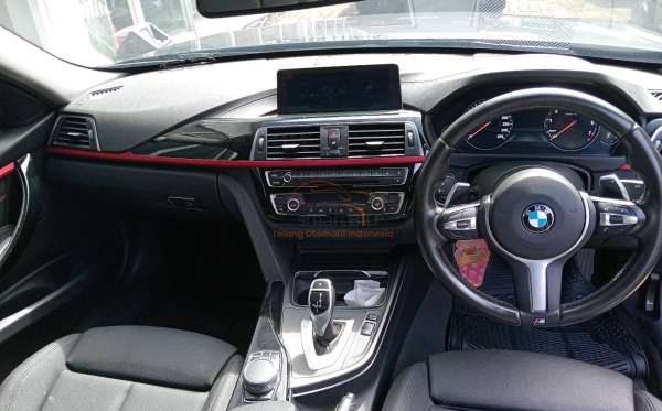 BMW 320I CKD AT