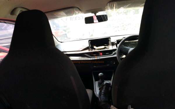 DAIHATSU  AYLA  1.2R