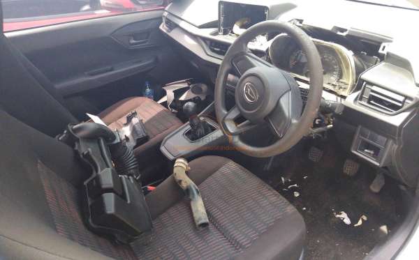 DAIHATSU  AYLA  1.2R