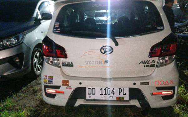 DAIHATSU  AYLA  1.2R