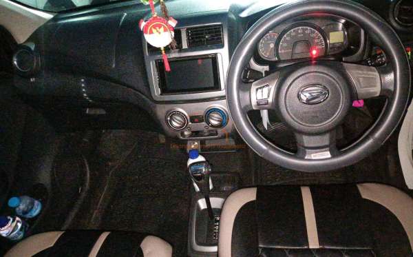 DAIHATSU  AYLA  1.2R