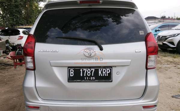 TOYOTA AVANZA
