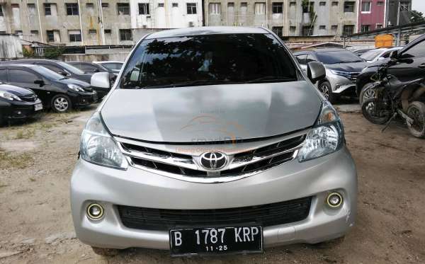 TOYOTA AVANZA
