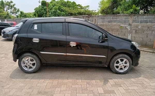 DAIHATSU AYLA 1.0 X