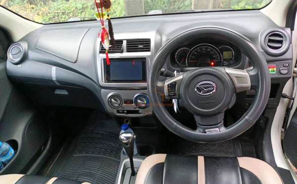 DAIHATSU  AYLA  1.2R