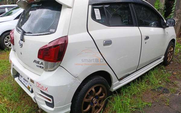 DAIHATSU  AYLA  1.2R