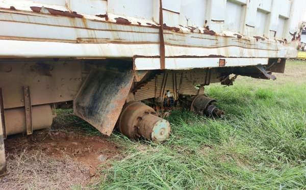 DONGFENG DUMP TRUCK 12 RODA